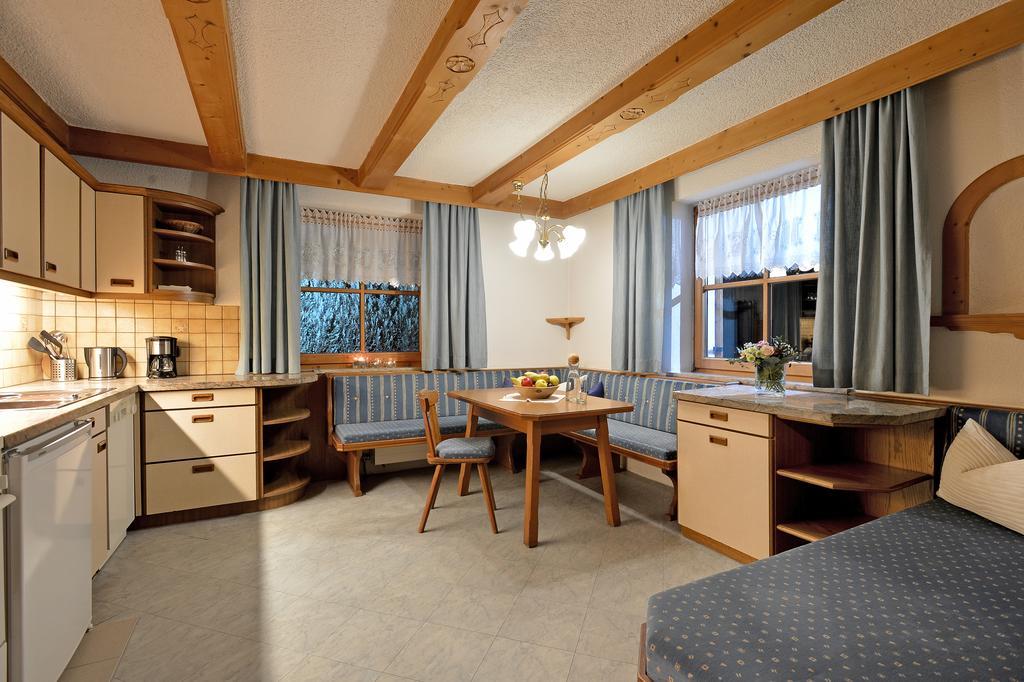 Haus Sonnenschein Apartment Hart im Zillertal Room photo